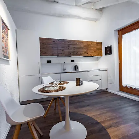 Petit Calin - Le Four Des Alpes *